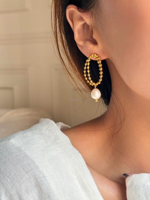 Golden Bloom Pearl Earrings - Image 2