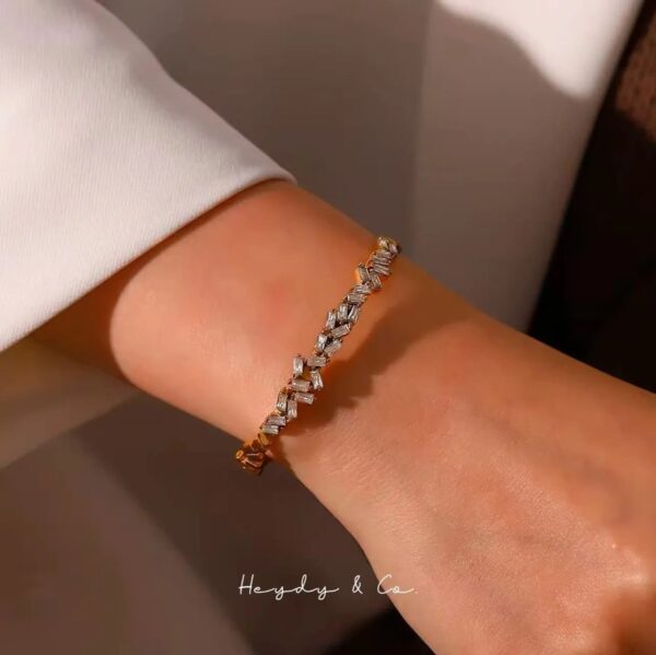 Luxury Zircon Inlaid Opening - Image 2
