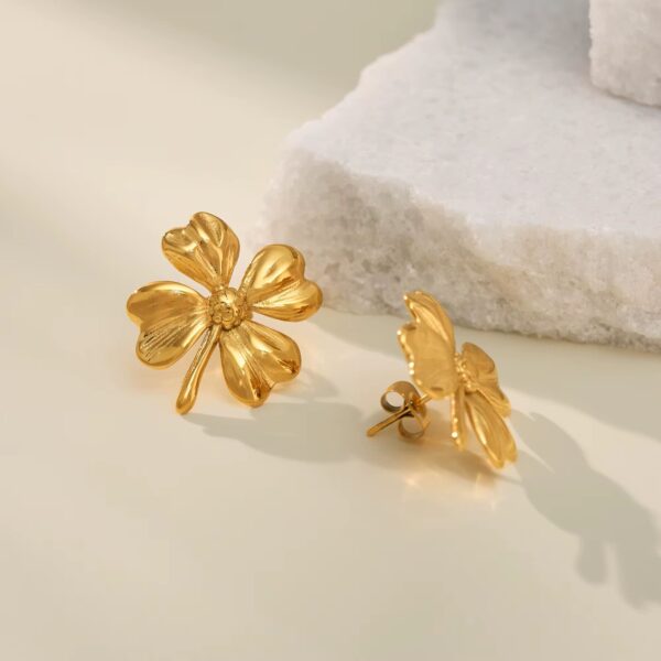 The Clover Luxe Set earrings - Image 5