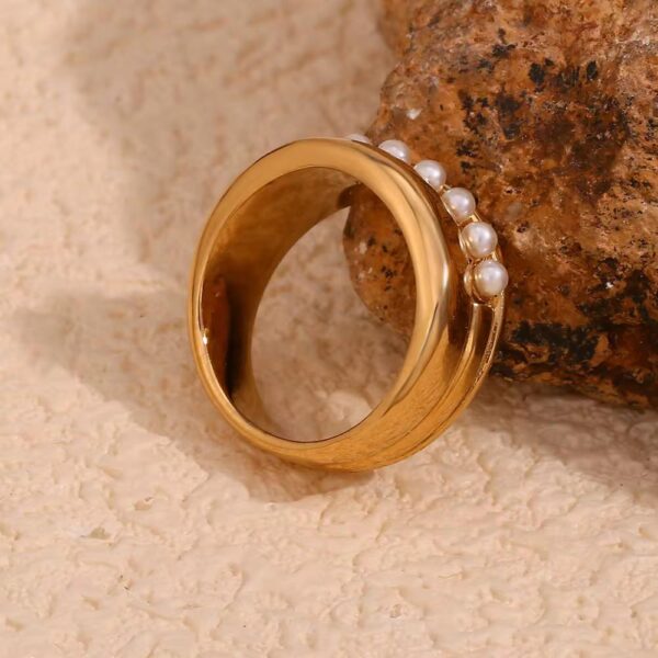 The Isla Pearl Band - Image 3