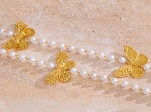 Mariposa Grace Necklace - Image 3