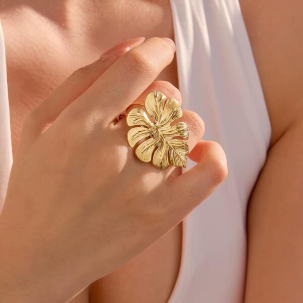 Monstera Glow Ring