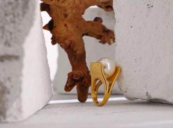 Pearl ring