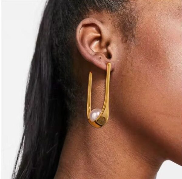 Sculpted Glow Pearl Earrings