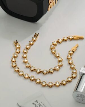 Heart-cut zirconia bracelet