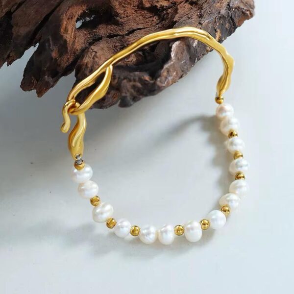Pearl bracelet