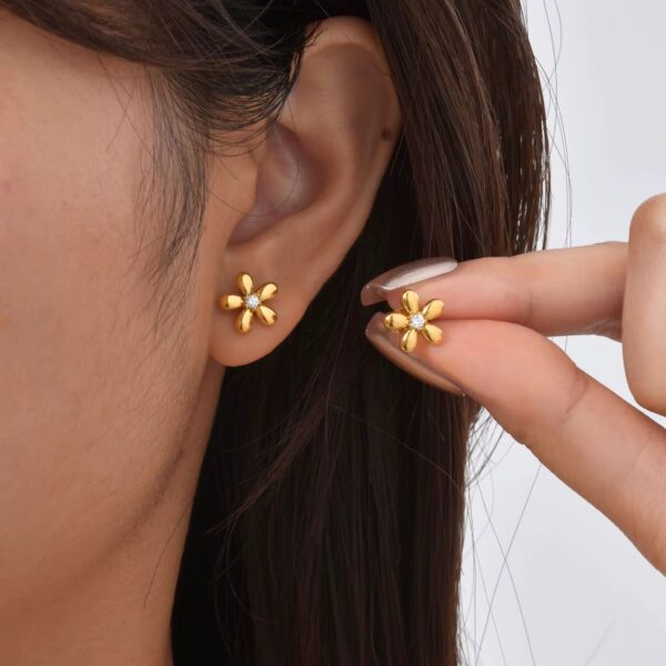 Daisy Bloom Studs