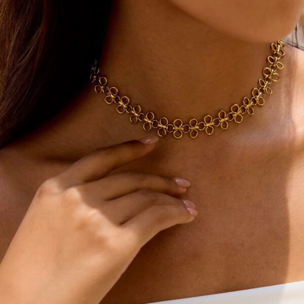 Fleur d’Or Choker - Image 2