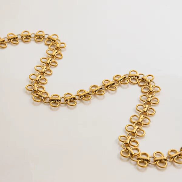 Fleur d’Or Choker - Image 4