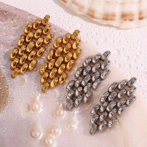 Vera Chain Earrings - Image 4